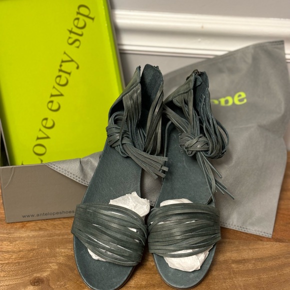 Antelope leather strappy sandals - Picture 2 of 8